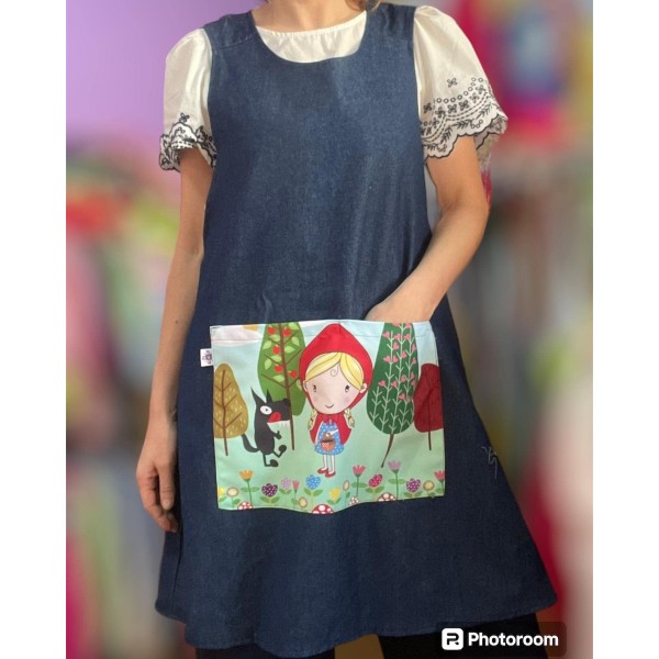 Tablier croisé "petit chaperon rouge" de Ganga