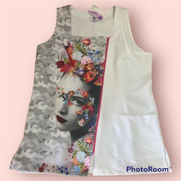 Tunique blanche avec fleurs