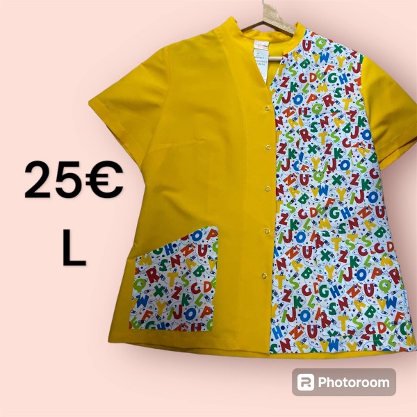 Tunique jaune avec lettrage