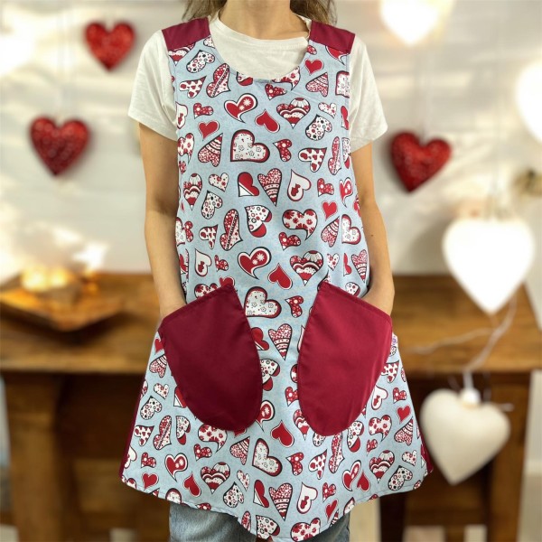 Grembiule a croce con cuori